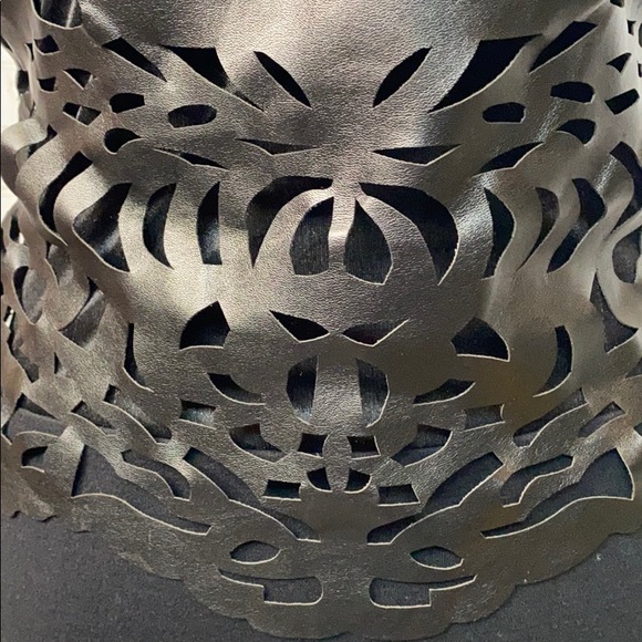 Laundry Shelli Segal faux leather cut out sheath - Picture 2 of 8